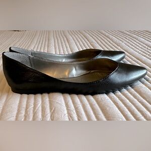 Audrey Brooke Black Leather Flats size 6.5W